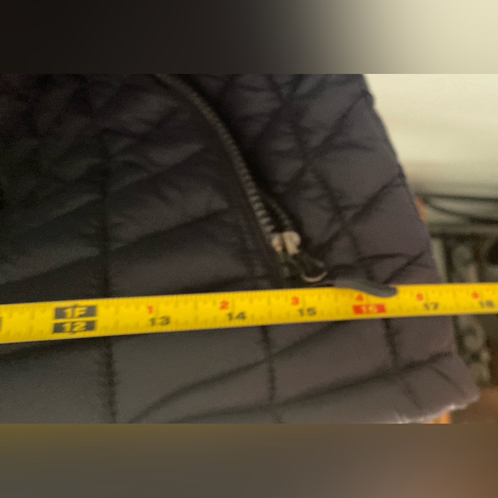 Reebok Navy Quilted Jacket L/G ( 14-16) - Picture 10 of 16